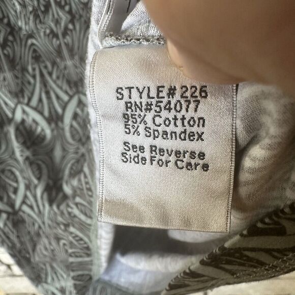 Cabi Tee Top Women Large Long Sleeve Geometric Print Green Dark Gray - Picture 4 of 5